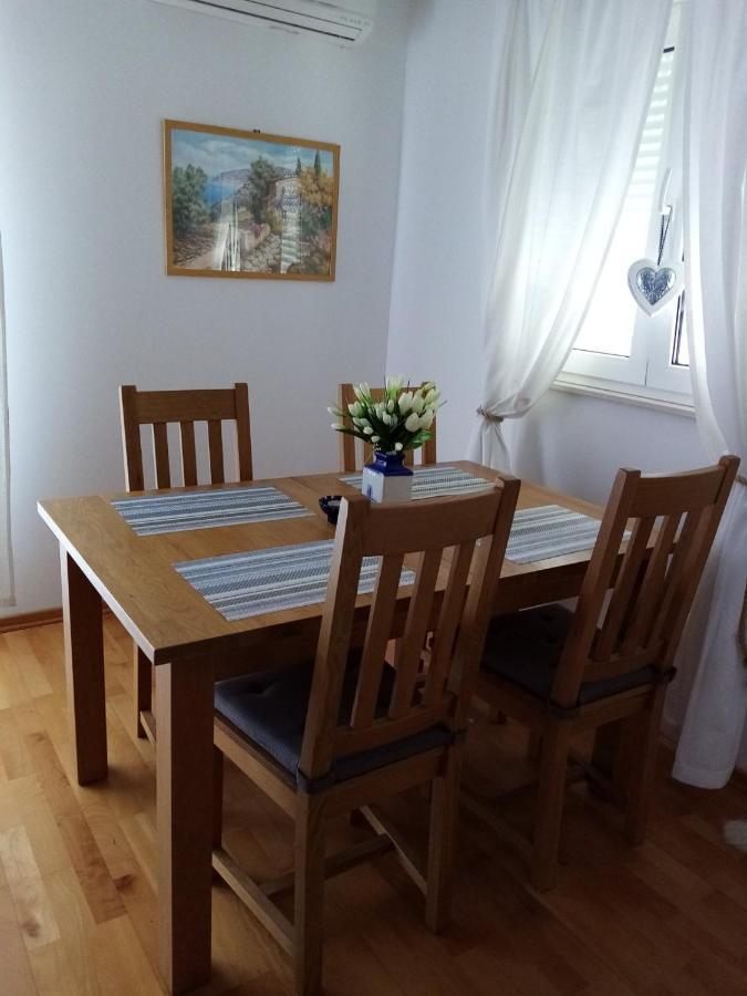 Apartman Mikola With Sea View トロギール エクステリア 写真