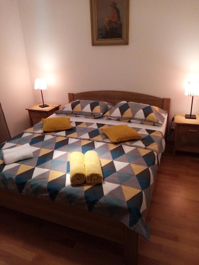 Apartman Mikola With Sea View トロギール エクステリア 写真