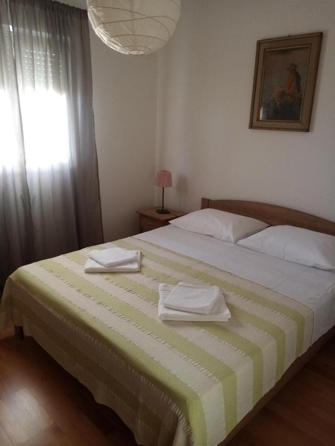 Apartman Mikola With Sea View トロギール エクステリア 写真