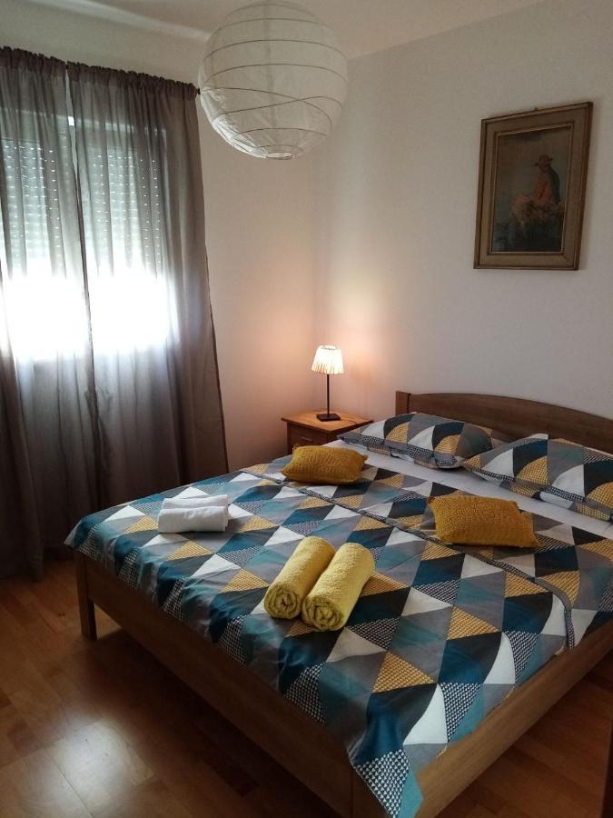 Apartman Mikola With Sea View トロギール エクステリア 写真