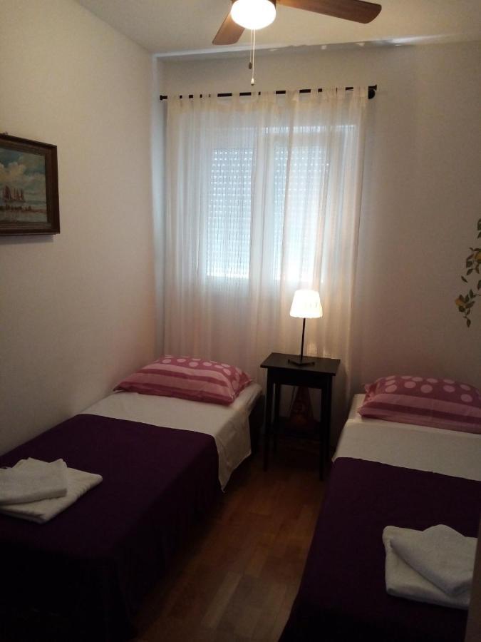 Apartman Mikola With Sea View トロギール エクステリア 写真